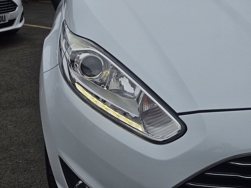 Ford Fiesta 1.0T EcoBoost Titanium Hatchback 5dr Petrol Powershift Euro 6 (100 ps) - U2343