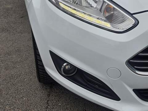Ford Fiesta 1.0T EcoBoost Titanium Hatchback 5dr Petrol Powershift Euro 6 (100 ps) - U2343