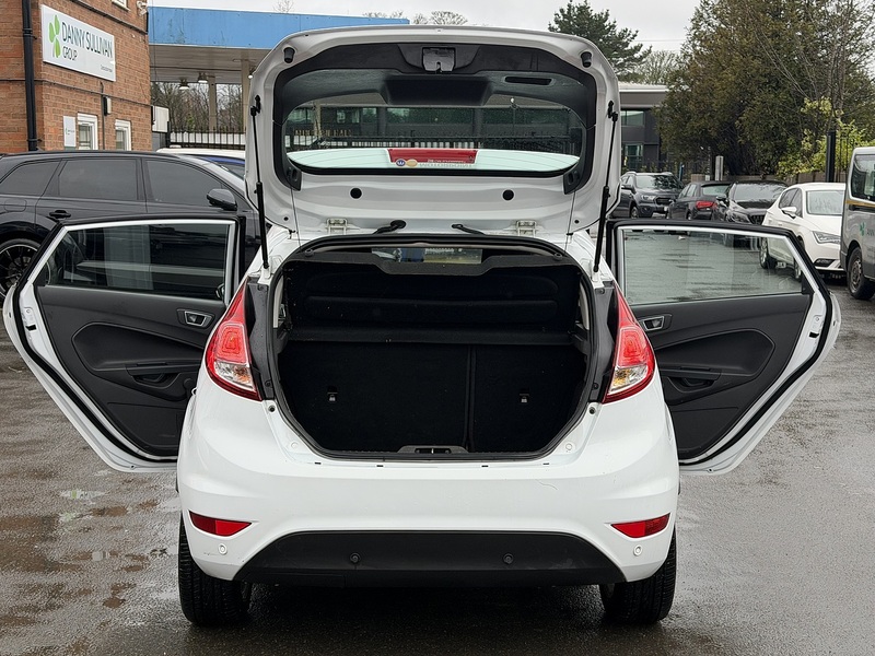 Ford Fiesta 1.0T EcoBoost Zetec Hatchback 5dr Petrol Powershift Euro 6 (100 ps) - U2345