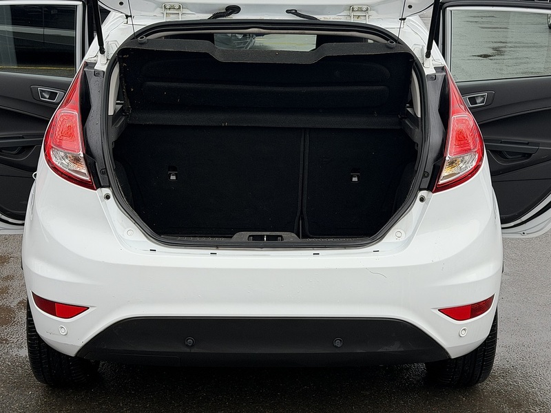 Ford Fiesta 1.0T EcoBoost Zetec Hatchback 5dr Petrol Powershift Euro 6 (100 ps) - U2345