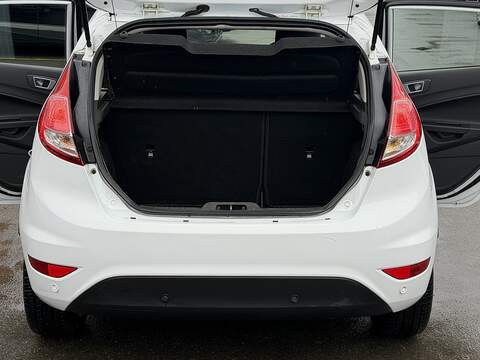 Ford Fiesta 1.0T EcoBoost Zetec Hatchback 5dr Petrol Powershift Euro 6 (100 ps) - U2345