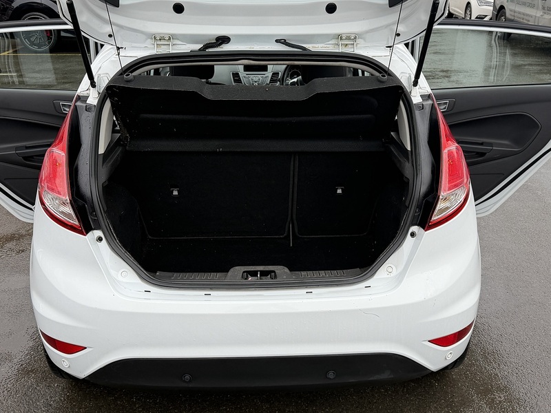 Ford Fiesta 1.0T EcoBoost Zetec Hatchback 5dr Petrol Powershift Euro 6 (100 ps) - U2345