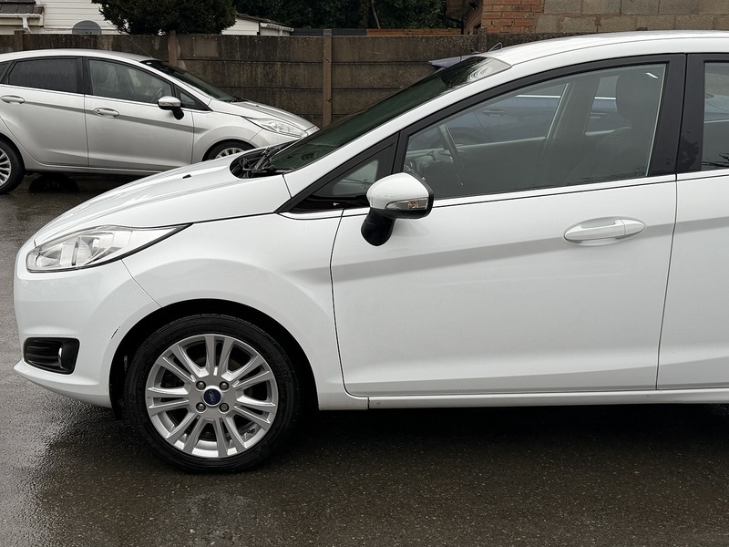 Ford Fiesta 1.0T EcoBoost Zetec Hatchback 5dr Petrol Powershift Euro 6 (100 ps) - U2345