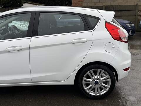 Ford Fiesta 1.0T EcoBoost Zetec Hatchback 5dr Petrol Powershift Euro 6 (100 ps) - U2345