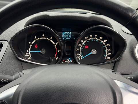 Ford Fiesta 1.0T EcoBoost Zetec Hatchback 5dr Petrol Powershift Euro 6 (100 ps) - U2345