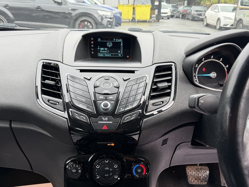 Ford Fiesta 1.0T EcoBoost Zetec Hatchback 5dr Petrol Powershift Euro 6 (100 ps) - U2345
