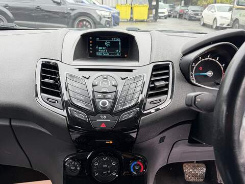 Ford Fiesta 1.0T EcoBoost Zetec Hatchback 5dr Petrol Powershift Euro 6 (100 ps) - U2345