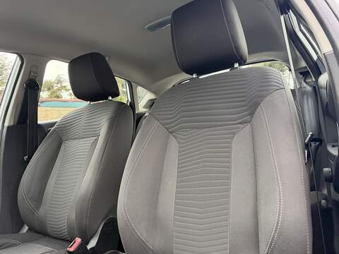 Ford Fiesta 1.0T EcoBoost Zetec Hatchback 5dr Petrol Powershift Euro 6 (100 ps) - U2345