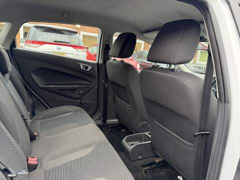 Ford Fiesta 1.0T EcoBoost Zetec Hatchback 5dr Petrol Powershift Euro 6 (100 ps) - U2345