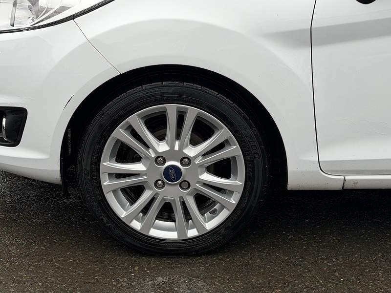 Ford Fiesta 1.0T EcoBoost Zetec Hatchback 5dr Petrol Powershift Euro 6 (100 ps) - U2345