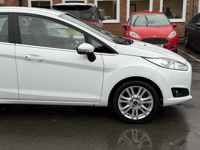 Ford Fiesta 1.0T EcoBoost Zetec Hatchback 5dr Petrol Powershift Euro 6 (100 ps) - U2345