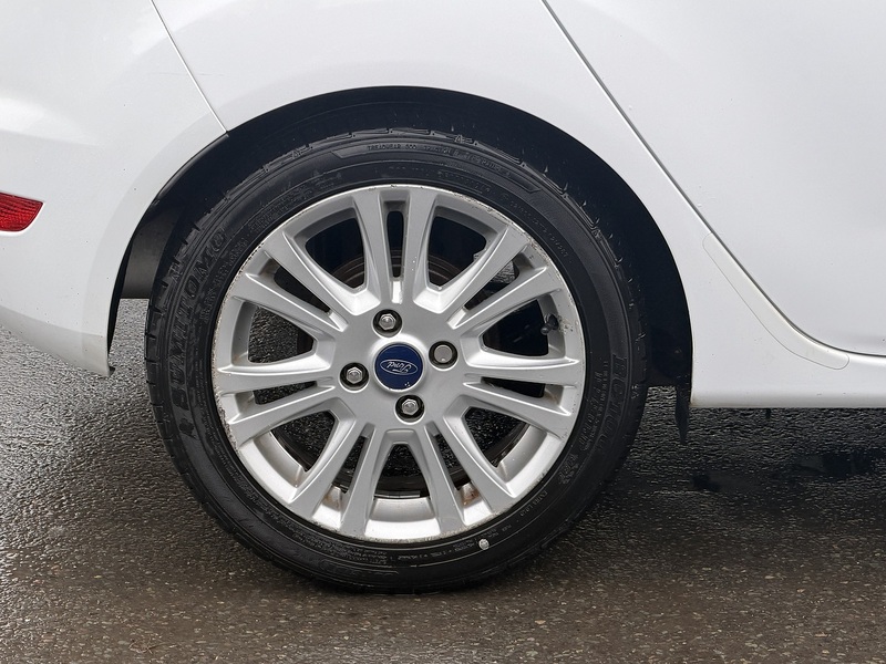 Ford Fiesta 1.0T EcoBoost Zetec Hatchback 5dr Petrol Powershift Euro 6 (100 ps) - U2345