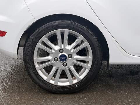 Ford Fiesta 1.0T EcoBoost Zetec Hatchback 5dr Petrol Powershift Euro 6 (100 ps) - U2345