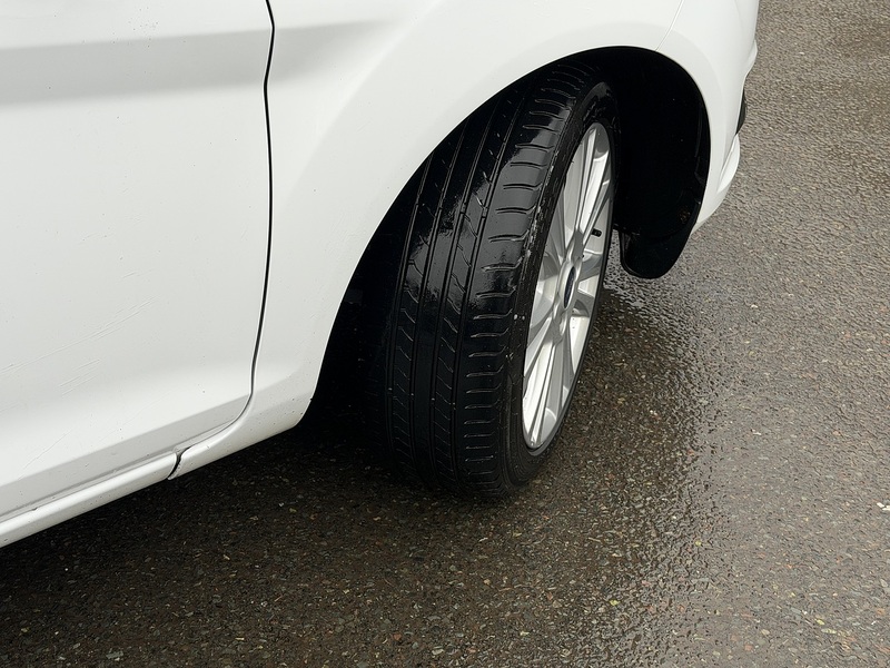 Ford Fiesta 1.0T EcoBoost Zetec Hatchback 5dr Petrol Powershift Euro 6 (100 ps) - U2345