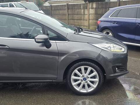 Ford Fiesta 1.0T EcoBoost Titanium Hatchback 5dr Petrol Powershift Euro 6 (100 ps) - U2349
