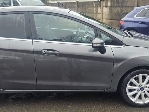 Ford Fiesta 1.0T EcoBoost Titanium Hatchback 5dr Petrol Powershift Euro 6 (100 ps) - U2349