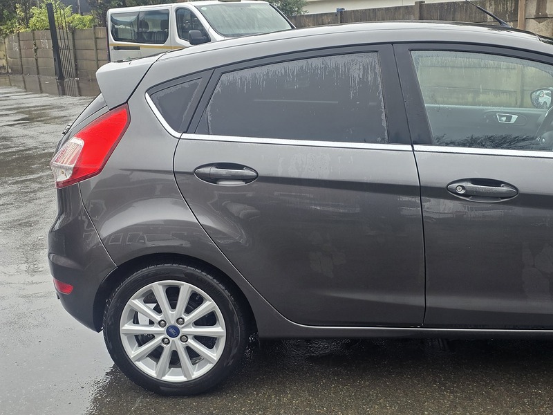 Ford Fiesta 1.0T EcoBoost Titanium Hatchback 5dr Petrol Powershift Euro 6 (100 ps) - U2349