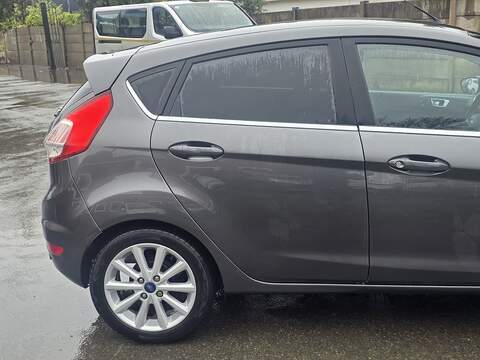 Ford Fiesta 1.0T EcoBoost Titanium Hatchback 5dr Petrol Powershift Euro 6 (100 ps) - U2349