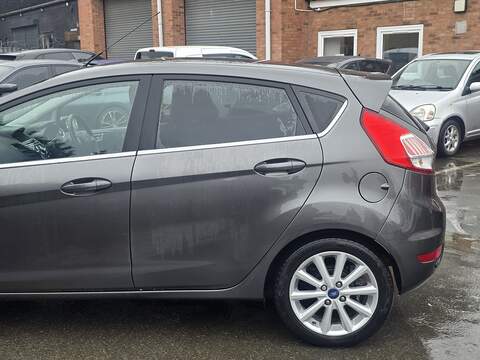 Ford Fiesta 1.0T EcoBoost Titanium Hatchback 5dr Petrol Powershift Euro 6 (100 ps) - U2349