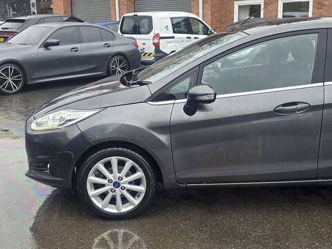 Ford Fiesta 1.0T EcoBoost Titanium Hatchback 5dr Petrol Powershift Euro 6 (100 ps) - U2349