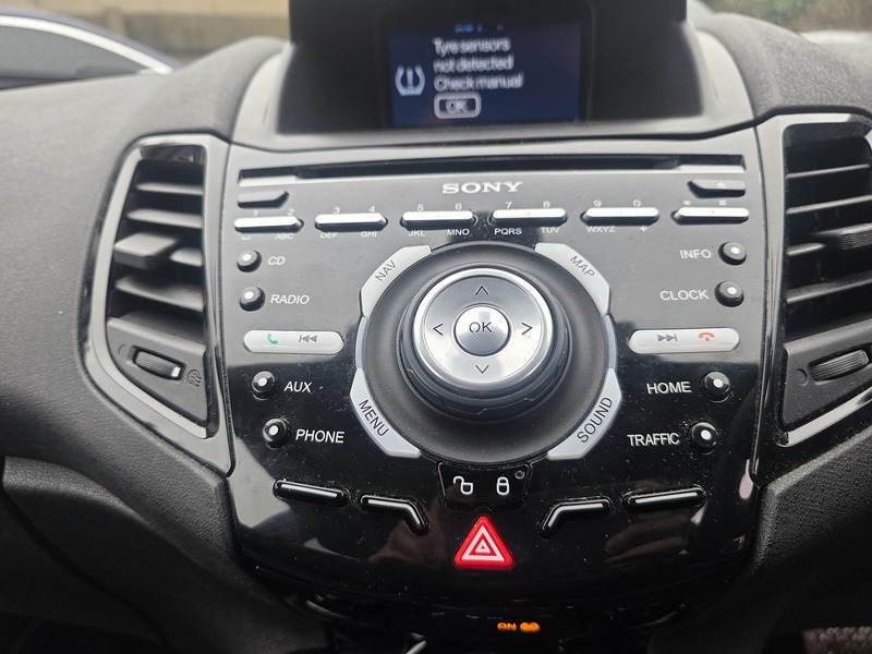 Ford Fiesta 1.0T EcoBoost Titanium Hatchback 5dr Petrol Powershift Euro 6 (100 ps) - U2349