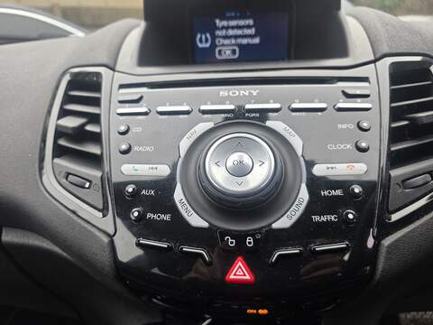 Ford Fiesta 1.0T EcoBoost Titanium Hatchback 5dr Petrol Powershift Euro 6 (100 ps) - U2349