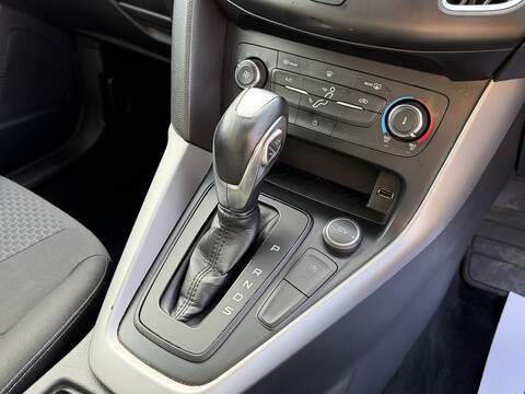 Ford Focus 1.0T EcoBoost Zetec Edition Hatchback 5dr Petrol Auto Euro 6 (s/s) (125 ps) - U2353