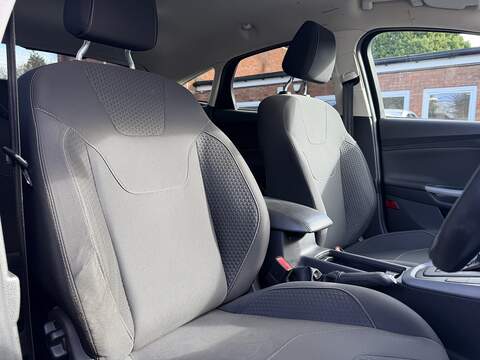 Ford Focus 1.0T EcoBoost Zetec Edition Hatchback 5dr Petrol Auto Euro 6 (s/s) (125 ps) - U2353