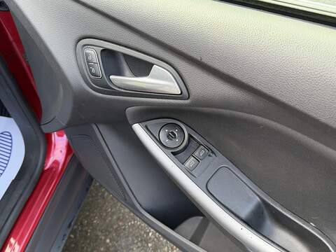 Ford Focus 1.0T EcoBoost Zetec Edition Hatchback 5dr Petrol Auto Euro 6 (s/s) (125 ps) - U2353