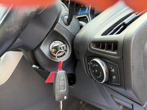 Ford Focus 1.0T EcoBoost Zetec Edition Hatchback 5dr Petrol Auto Euro 6 (s/s) (125 ps) - U2353