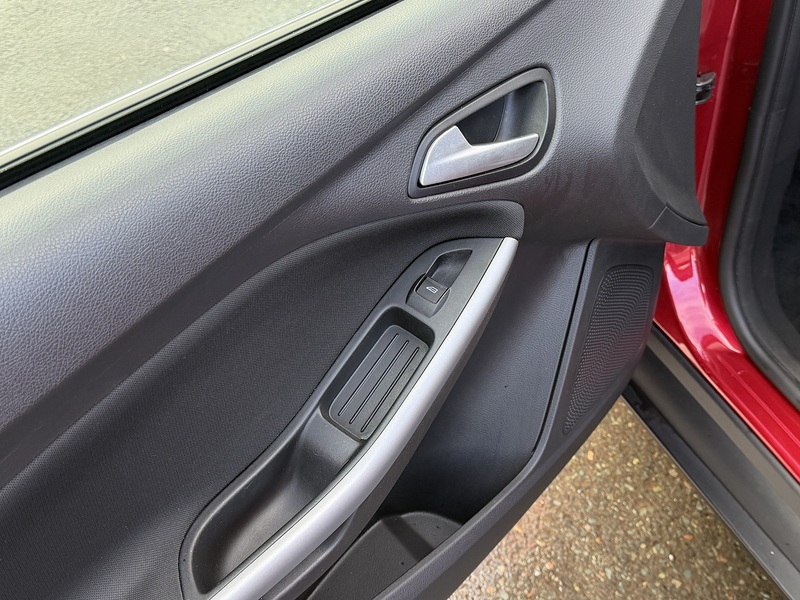 Ford Focus 1.0T EcoBoost Zetec Edition Hatchback 5dr Petrol Auto Euro 6 (s/s) (125 ps) - U2353