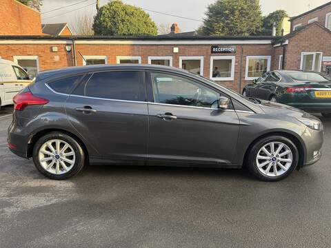 Ford Focus 1.0T EcoBoost Titanium Hatchback 5dr Petrol Auto Euro 6 (s/s) (125 ps) - U2354