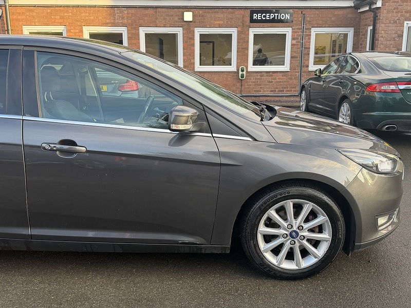 Ford Focus 1.0T EcoBoost Titanium Hatchback 5dr Petrol Auto Euro 6 (s/s) (125 ps) - U2354