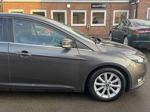 Ford Focus 1.0T EcoBoost Titanium Hatchback 5dr Petrol Auto Euro 6 (s/s) (125 ps) - U2354