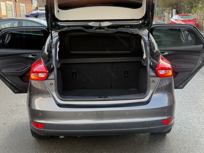 Ford Focus 1.0T EcoBoost Titanium Hatchback 5dr Petrol Auto Euro 6 (s/s) (125 ps) - U2354