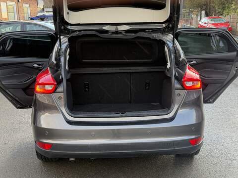 Ford Focus 1.0T EcoBoost Titanium Hatchback 5dr Petrol Auto Euro 6 (s/s) (125 ps) - U2354