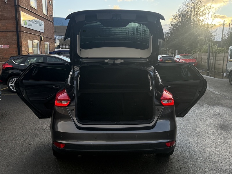 Ford Focus 1.0T EcoBoost Titanium Hatchback 5dr Petrol Auto Euro 6 (s/s) (125 ps) - U2354