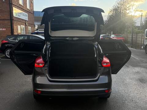 Ford Focus 1.0T EcoBoost Titanium Hatchback 5dr Petrol Auto Euro 6 (s/s) (125 ps) - U2354