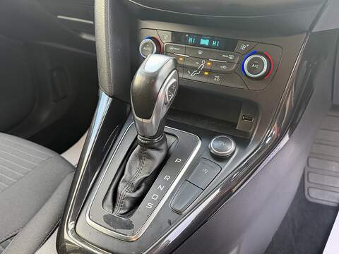 Ford Focus 1.0T EcoBoost Titanium Hatchback 5dr Petrol Auto Euro 6 (s/s) (125 ps) - U2354