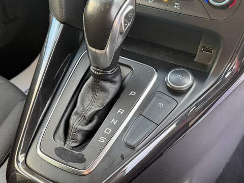 Ford Focus 1.0T EcoBoost Titanium Hatchback 5dr Petrol Auto Euro 6 (s/s) (125 ps) - U2354