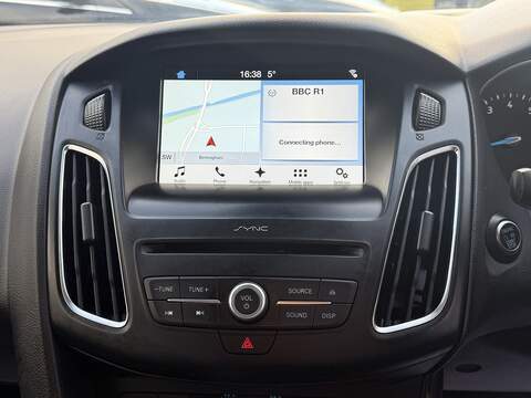 Ford Focus 1.0T EcoBoost Titanium Hatchback 5dr Petrol Auto Euro 6 (s/s) (125 ps) - U2354