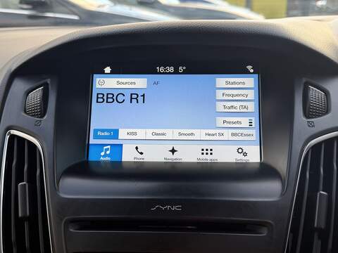 Ford Focus 1.0T EcoBoost Titanium Hatchback 5dr Petrol Auto Euro 6 (s/s) (125 ps) - U2354