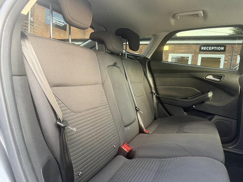 Ford Focus 1.0T EcoBoost Titanium Hatchback 5dr Petrol Auto Euro 6 (s/s) (125 ps) - U2354