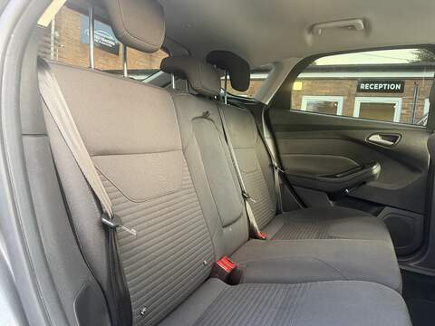 Ford Focus 1.0T EcoBoost Titanium Hatchback 5dr Petrol Auto Euro 6 (s/s) (125 ps) - U2354