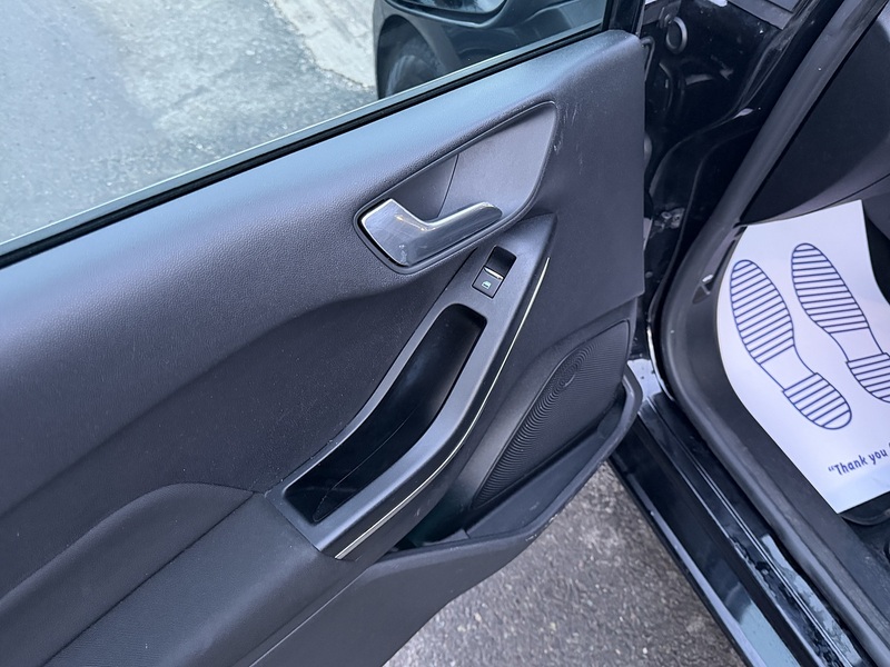 Ford Fiesta 1.0T EcoBoost Titanium Hatchback 5dr Petrol Auto Euro 6 (s/s) (100 ps) - U2355