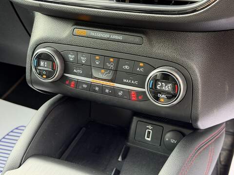 Ford Focus 1.0T EcoBoost ST-Line X Hatchback 5dr Petrol Auto Euro 6 (s/s) (125 ps) - U2357