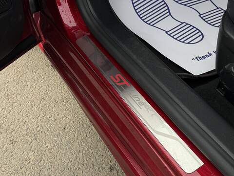 Ford Focus 1.0T EcoBoost ST-Line X Hatchback 5dr Petrol Auto Euro 6 (s/s) (125 ps) - U2357