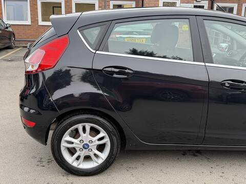 Ford Fiesta 1.0T EcoBoost Zetec Hatchback 5dr Petrol Powershift Euro 6 (100 ps) - U2358