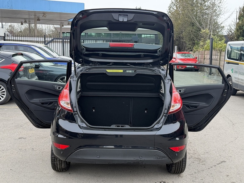 Ford Fiesta 1.0T EcoBoost Zetec Hatchback 5dr Petrol Powershift Euro 6 (100 ps) - U2358