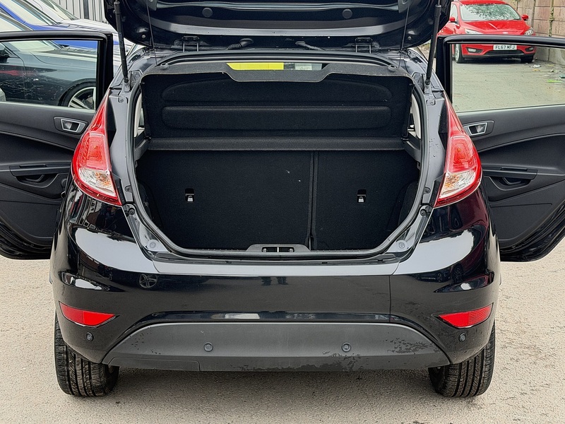 Ford Fiesta 1.0T EcoBoost Zetec Hatchback 5dr Petrol Powershift Euro 6 (100 ps) - U2358